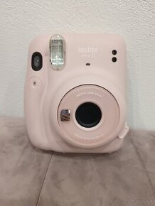 FujiFilm instax mini 11