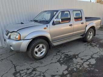 Nissan Navara D22 2.5TD 100kW stříbrná ND