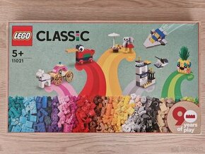 Lego Classic 11021 90 rokov hier (90 Years of Play) - 1