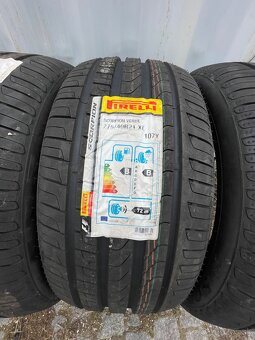 Pirelli 275/40R21 - Nove