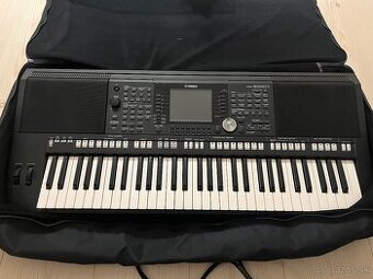 Yamaha PSR s950 - 1