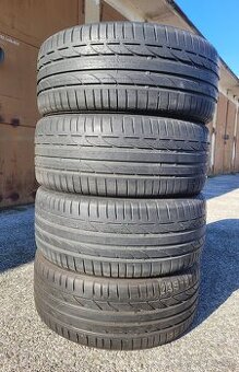 235/40 R19 Bridgestone