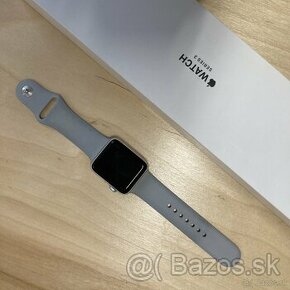 Apple Watch Series 3 42mm - 1