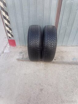 Predám 2ks zimné pneu.195/65R15 Nexen dezen 7,4mm