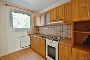 Na predaj 3 izbový byt 65 m2, lodžia 4 m2, čiastočná obnova,