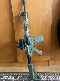 Predám airsoftku Spartac M4 s kolimátorom