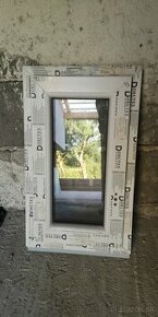 Plastové okno 45x75cm