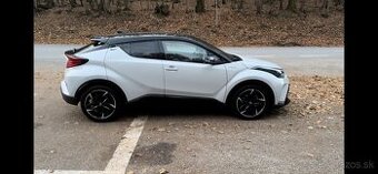 Predám TOYOTA C-HR 2.0 HYBRID