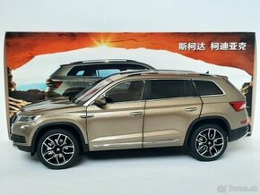 1:18 - Škoda Kodiaq + strešný box - 1:18