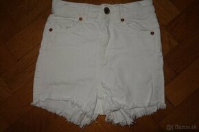 Biele džínsové šortky Bershka veľ. XS