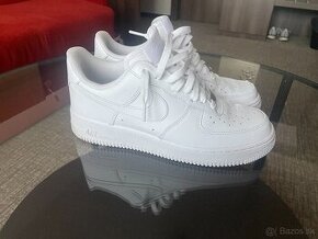 NIKE AIR FORCE 1 '07 LE