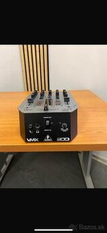 Predám Behringer VMX 200