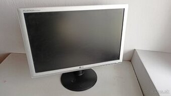 LCD Prestigo P1710