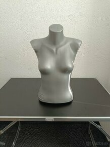 Figurína - plastové torzo dámske - 15 EUR - 1