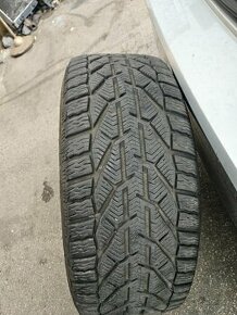 225/45 R17