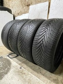 Pneu 235/45 R18 4x=150€