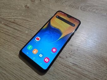 Samsung a20e v top stave bez znamok pouzivania telefon bol c