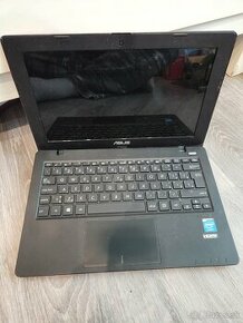 Rozpredam notebook asus X200m - 1