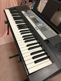 YAMAHA YPT-240