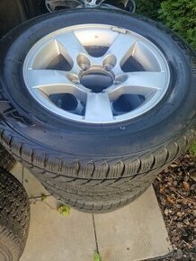 Suzuki Jimny 205/70R15 zimne - 1