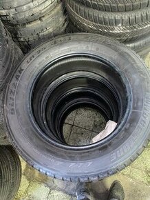 Predám pneu Bridgestone 235/60 R17 - 1