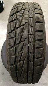 215/65 R16 zimné    7 mm  málo jazdené