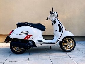 Vespa GTS 300 RACING SIXTIES