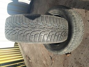 Predam 2ks preumatiky 215/60r16 zimne