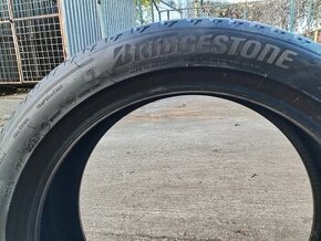 215/50 R19 93T