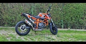 ktm výfuk akrapovic