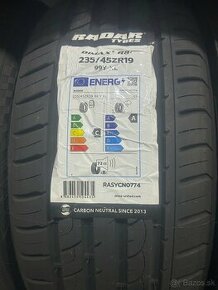 Predám letne pneumatik Radar Dimax R8 235/45 r19 99Y XL