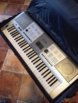 Yamaha PSR E 403 digitálne klávesy