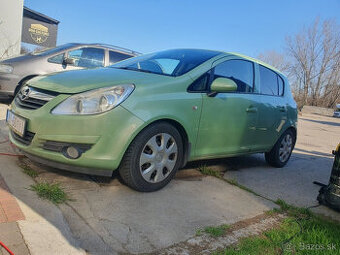 Súrne predám Opel corsa 1.2 benzín