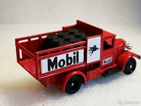 Predám kovový zberateľský model autíčka s nápisom MOBIL