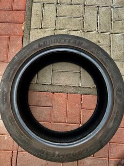 235/45 R18 letné good year extra load