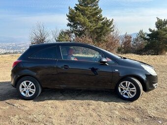 Opel Corsa D 1.4 benzín