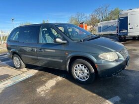 Chrysler VOYAGER - 6ti místný minivan