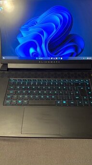 Alienware m17 r5