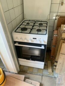 Plynovy sporak Electrolux