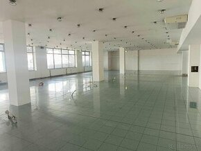 Na prenájom obchodný priestor 380 m2 Banská Bystrica