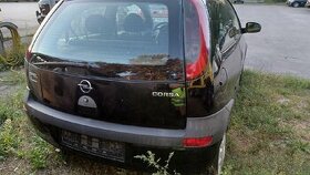 Na diely Opel corsa 1.0 i 2002 rok