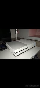 Xbox one s + príslušenstvo