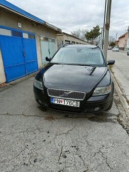 Predam Volvo V50 2.0D 100kW, manual 6 rych.