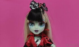 Monster High bábika Frankie Stein Sweet Screams - 1