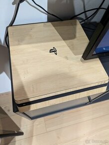 PS4 Slim 1TB + 6 hier + 2 ovládače v cene