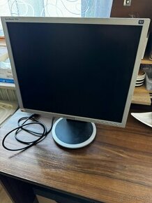 Predám LCD monitor SAMSUNG SyncMaster 940b - 1