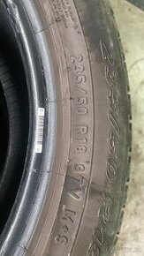 235/50 r18