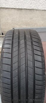 225/40 R18 92W