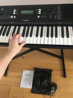 Predám KEYBORD YAMAHA PSR E373 NOVÝ + STOJAN a SLÚCHADLÁ