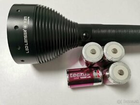 Ručná vysoko výkonná LED baterka LedLenser X21 - 1